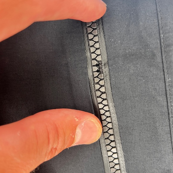 USED VOLCOM RAIN GORE-TEX BIBS MEDIUM - Picture 11 of 16